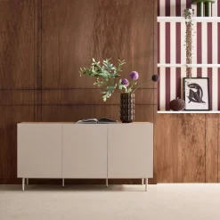 Sideboard aus Metall und Holzdekor, 3 Türen, B 150 cm