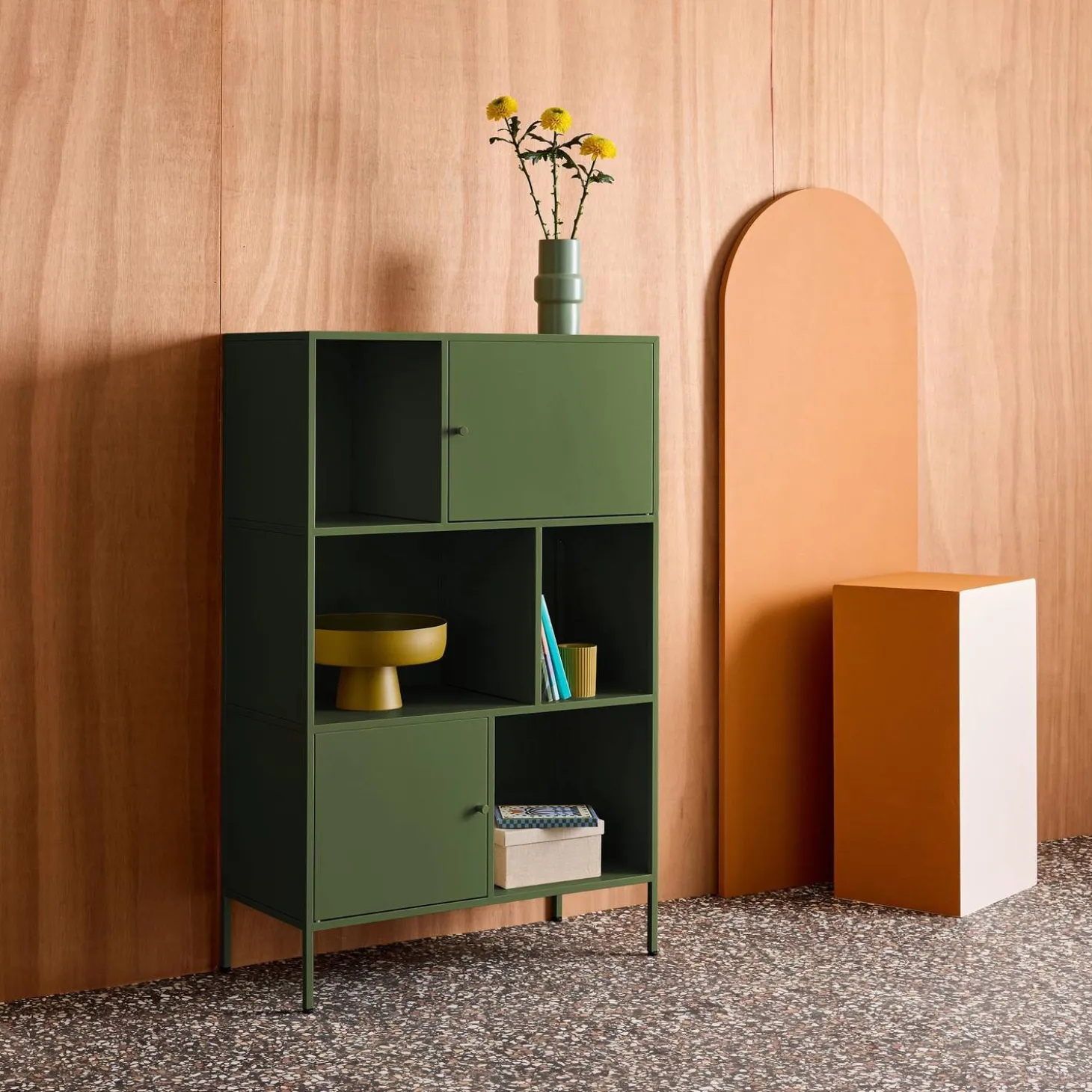 Sideboard, industrielles Aufbewahrungsmöbel aus Stahl mit 6 Stauräumen