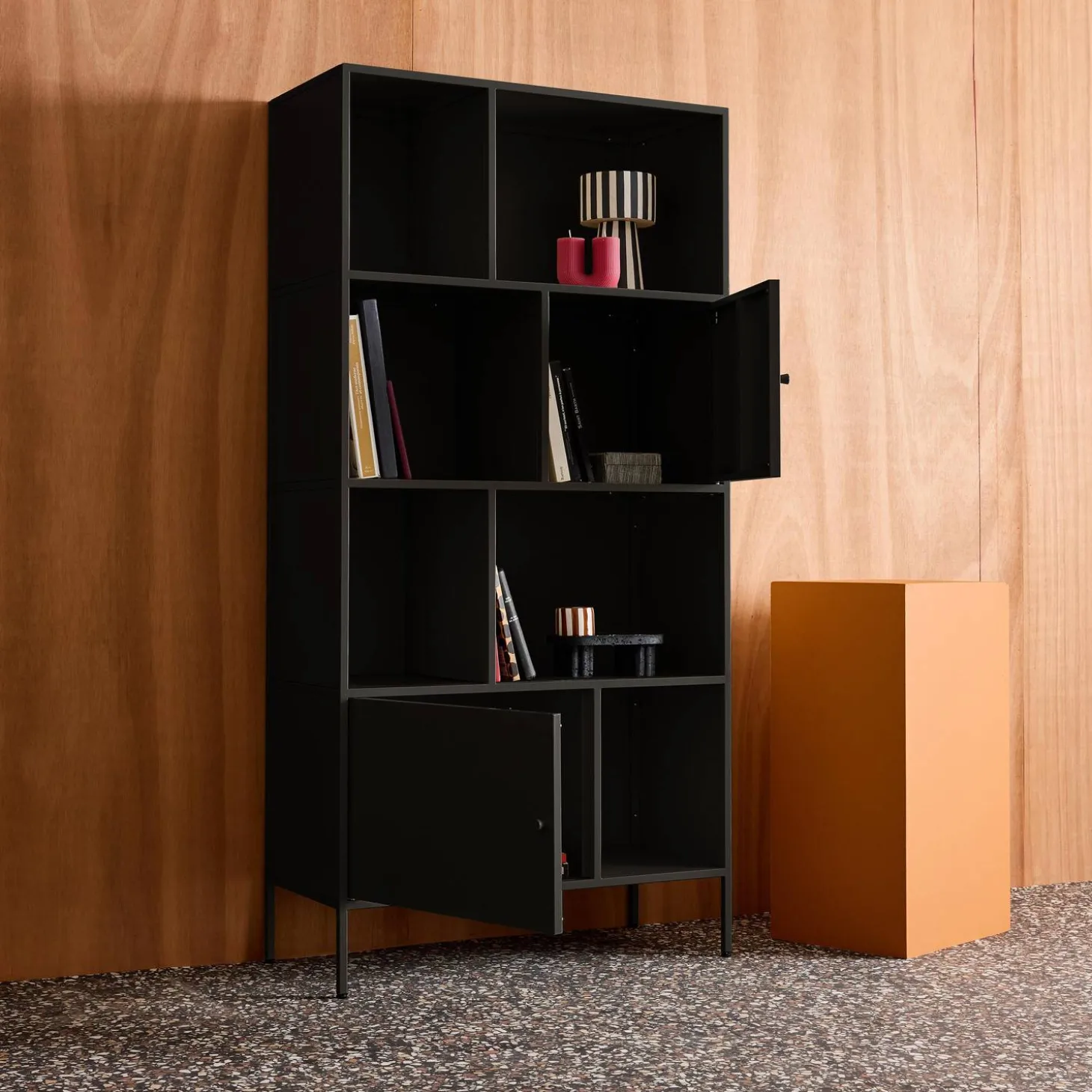 Sideboard, industrielles Aufbewahrungsmöbel aus Stahl mit 8 Stauräumen