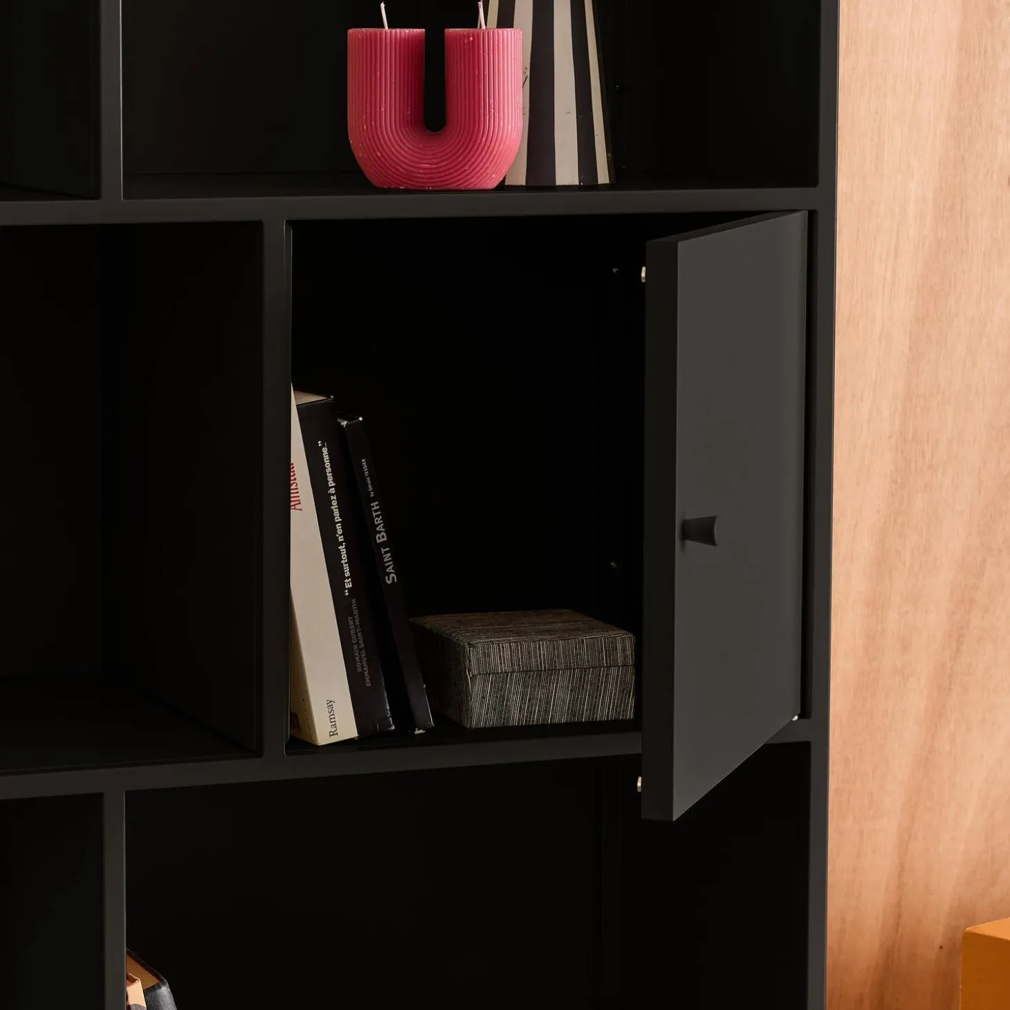 Sideboard, industrielles Aufbewahrungsmöbel aus Stahl mit 8 Stauräumen