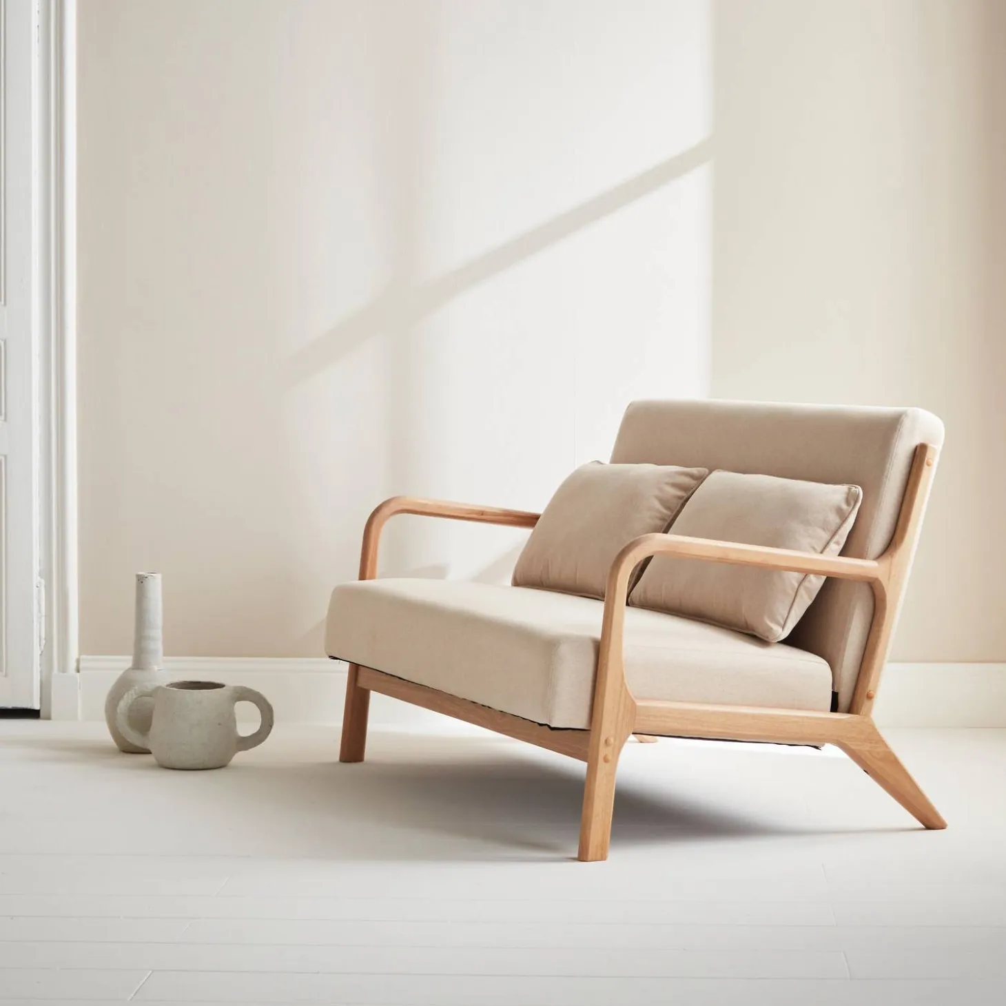 2-Sitzer Design-Sitzbank aus Holz mit Stoffbezug
