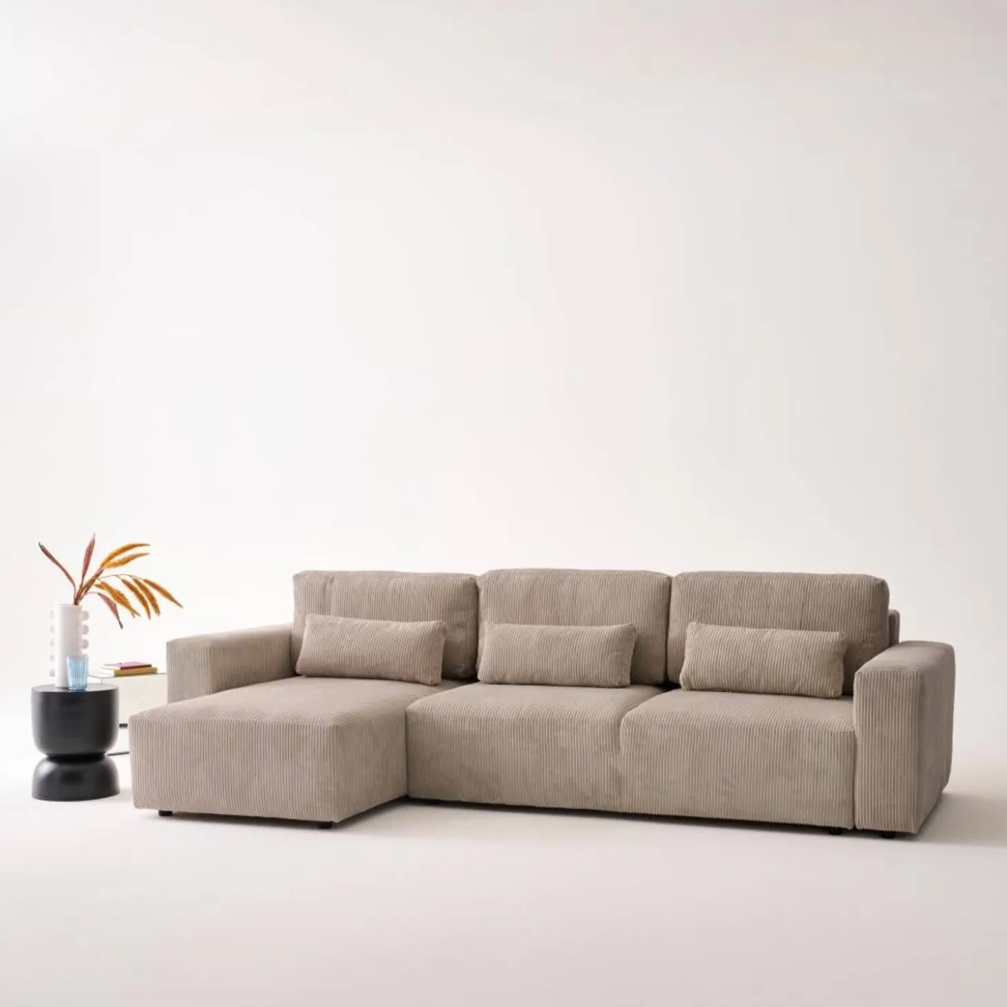 5-Sitzer Ecksofa mit Cordbezug und Schlaffunktion, Recamiere beidseitig montierbar