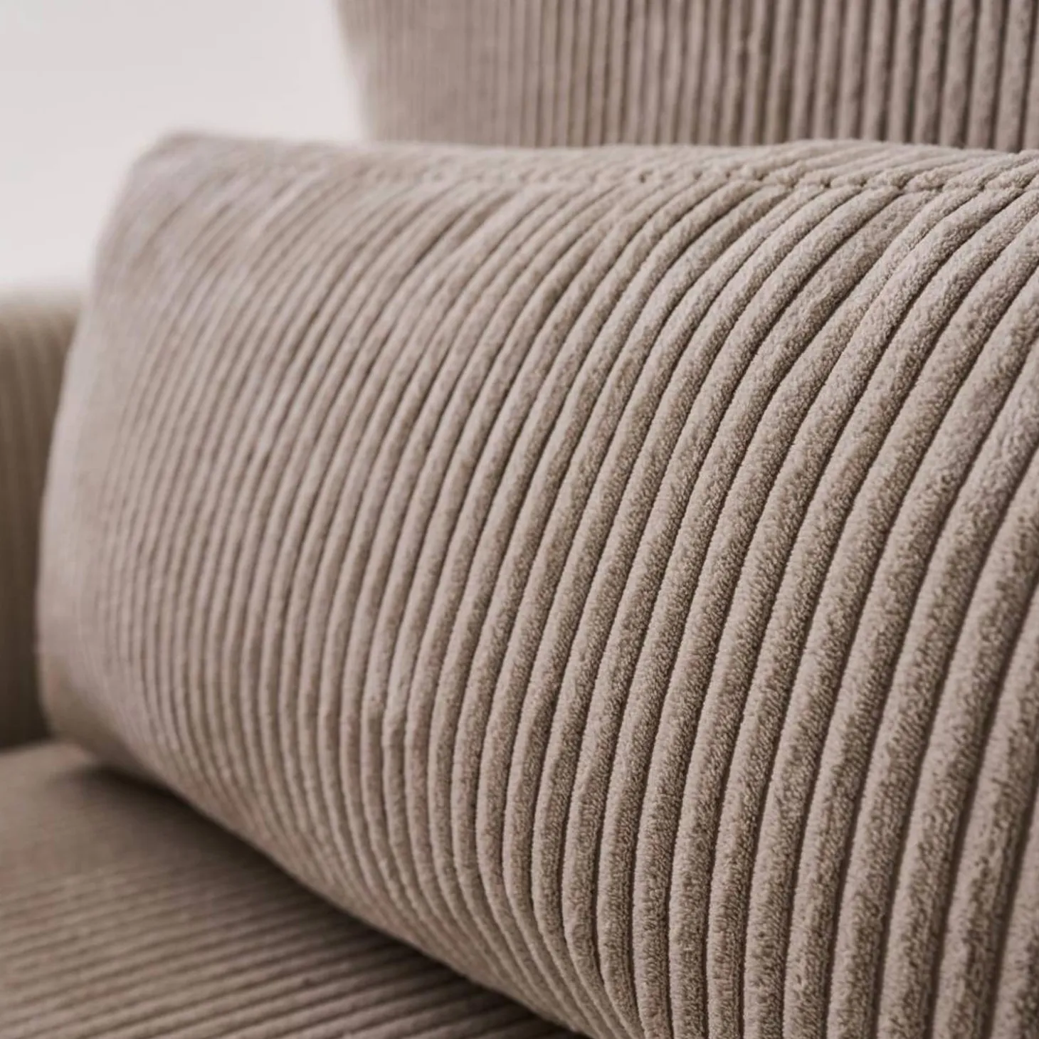 5-Sitzer Ecksofa mit Cordbezug und Schlaffunktion, Recamiere beidseitig montierbar