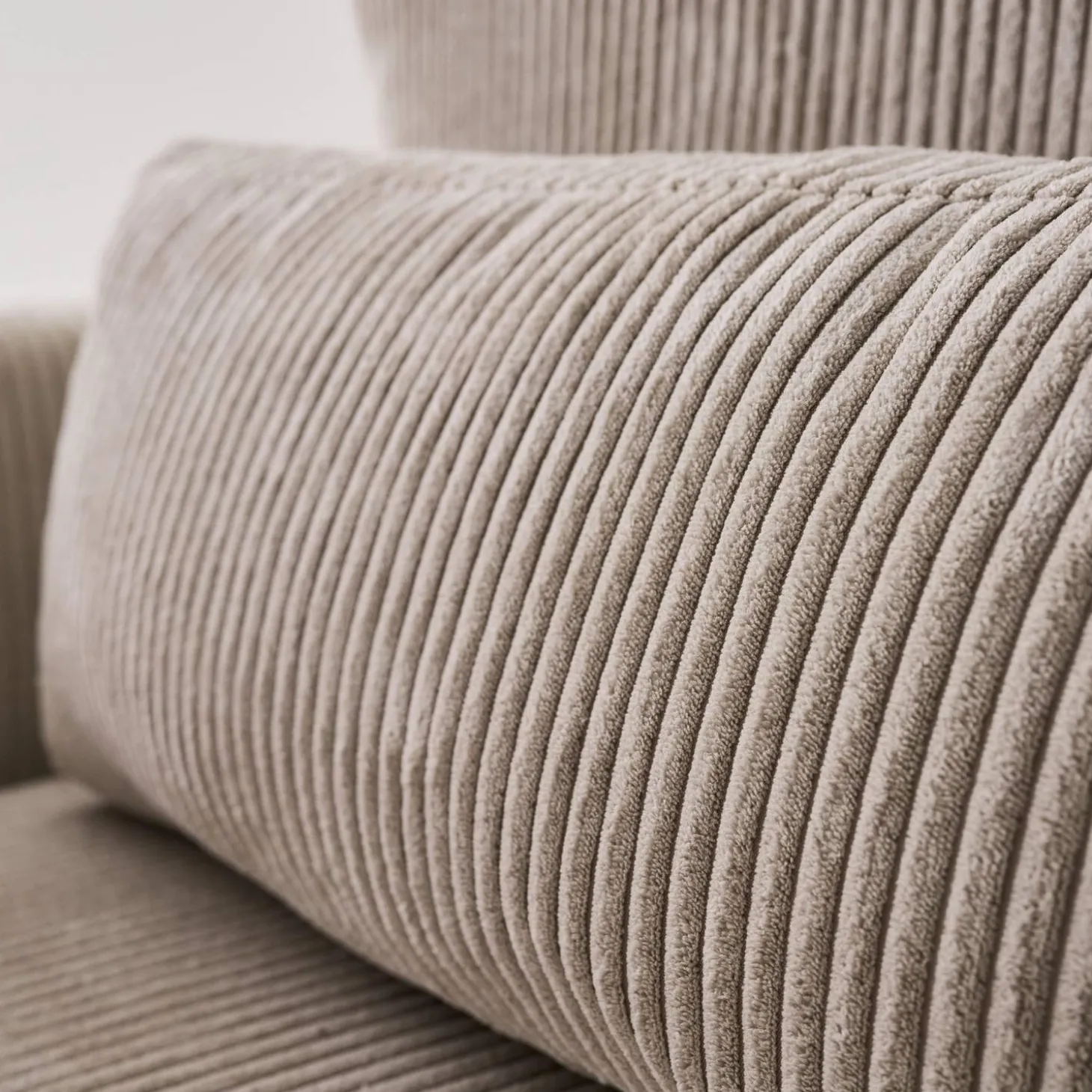 5-Sitzer Ecksofa mit Cordbezug und Schlaffunktion, Recamiere beidseitig montierbar