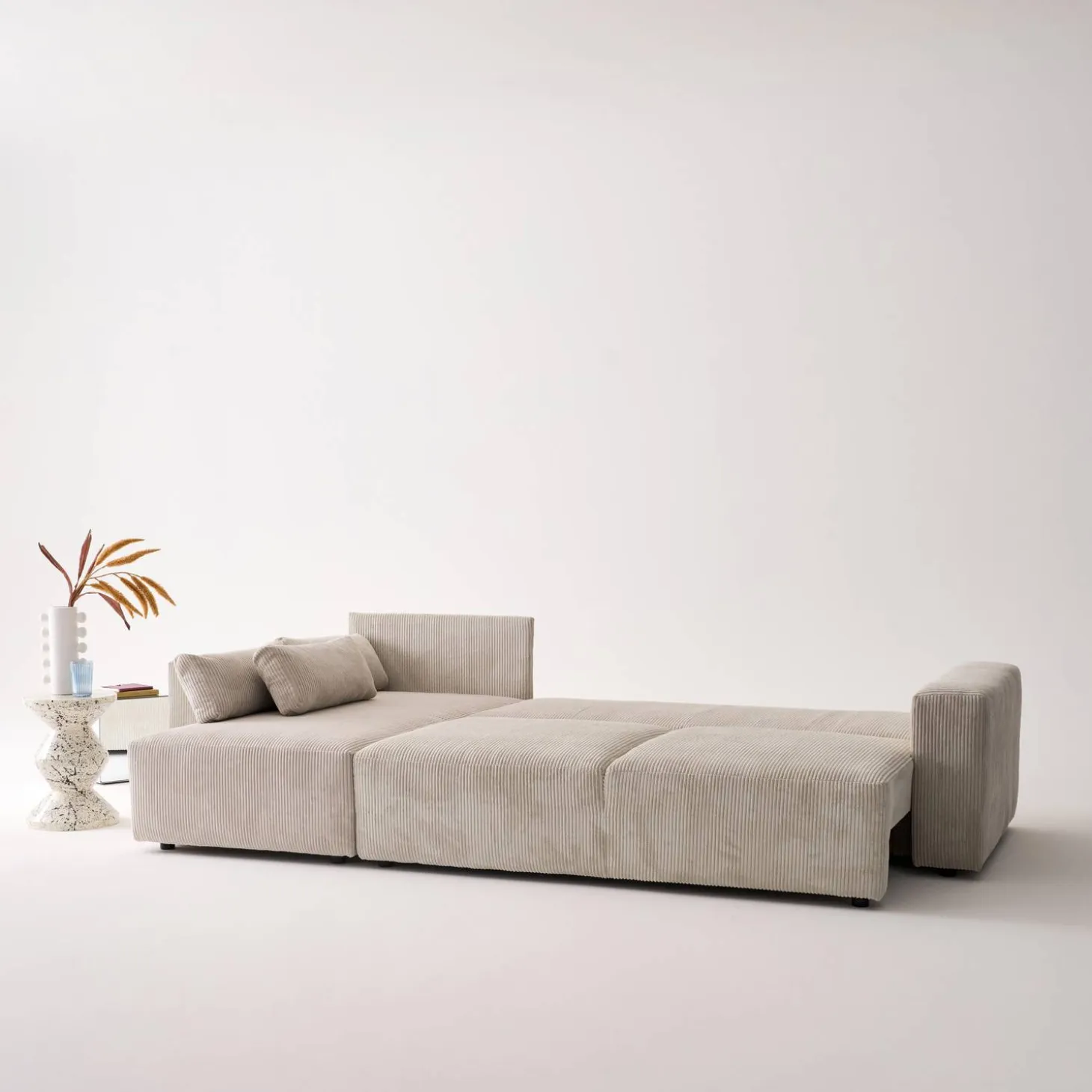 5-Sitzer Ecksofa mit Cordbezug und Schlaffunktion, Recamiere beidseitig montierbar
