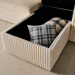 3-Sitzer Ecksofa mit Schlaffunktion und breit geripptem Bezug mit Fell-Optik