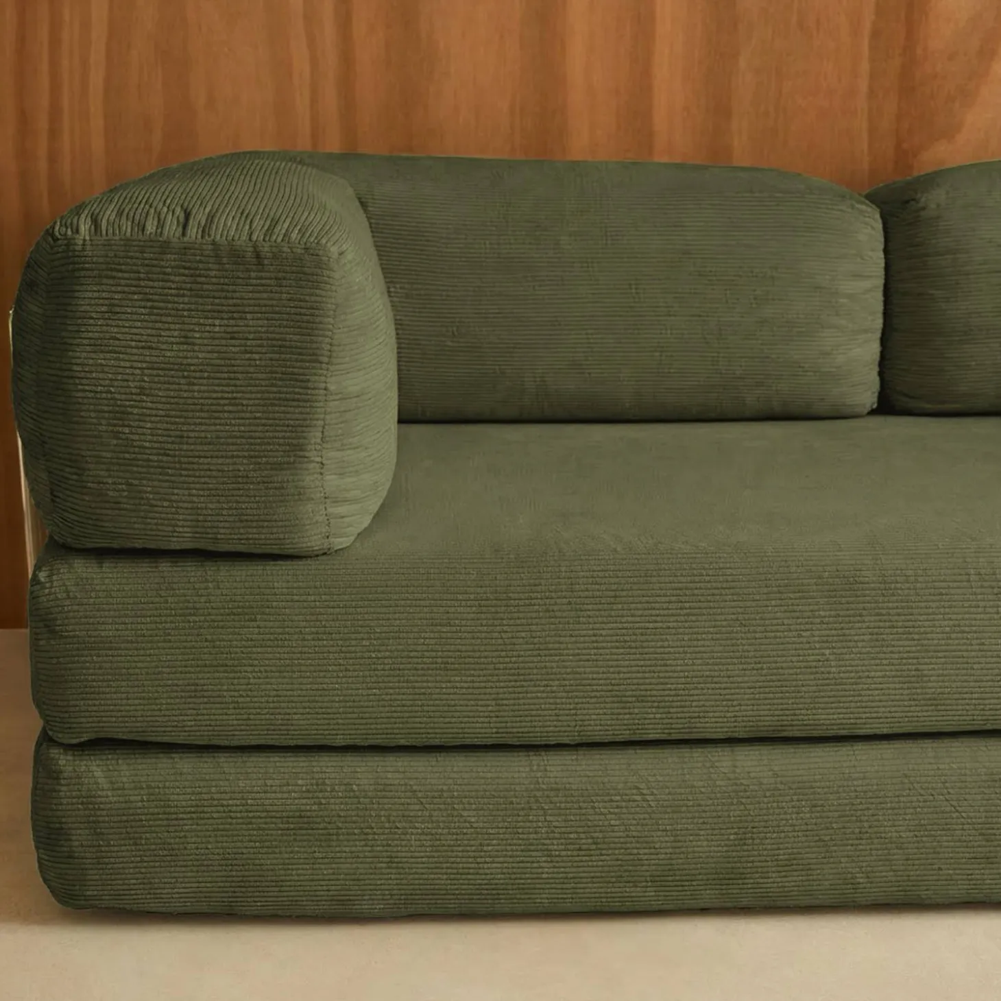 3-Sitzer-Schlafsofa im Vintage-Stil mit Cordbezug und verchromtem Außengestell