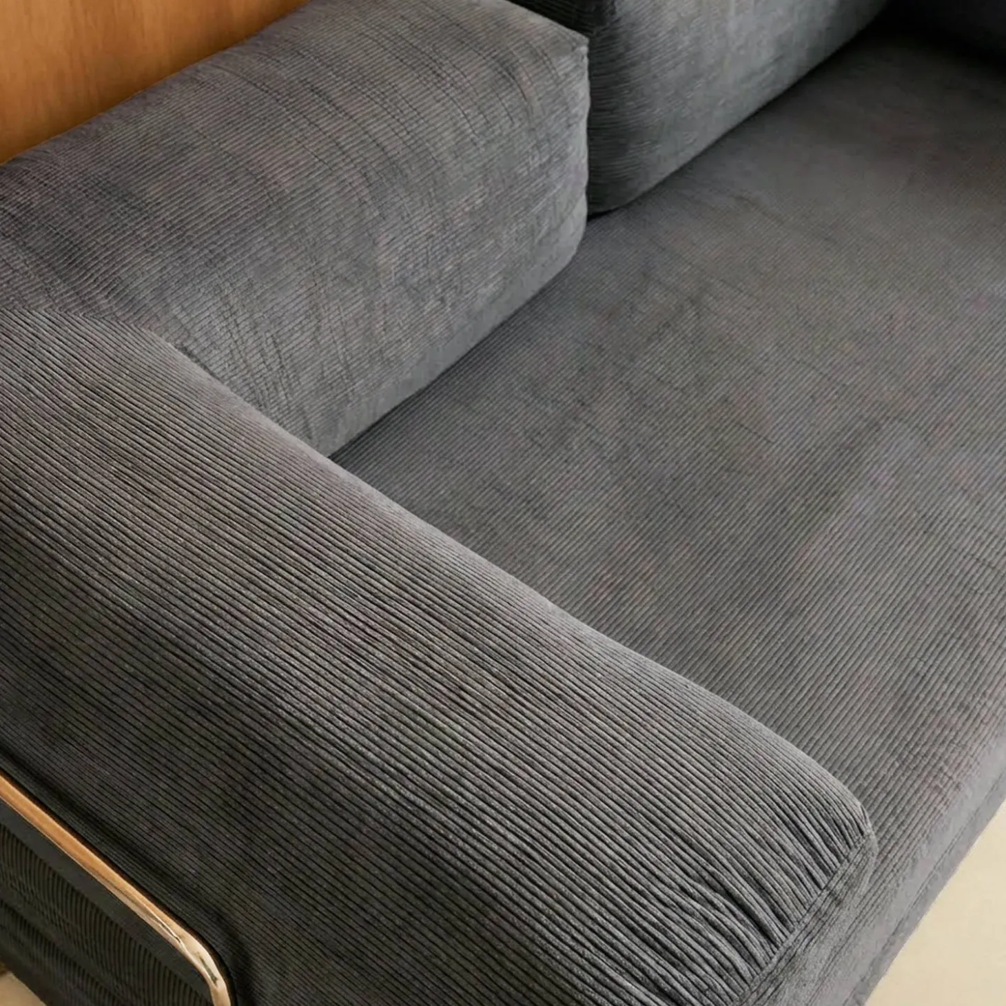 3-Sitzer-Schlafsofa im Vintage-Stil mit Cordbezug und verchromtem Außengestell