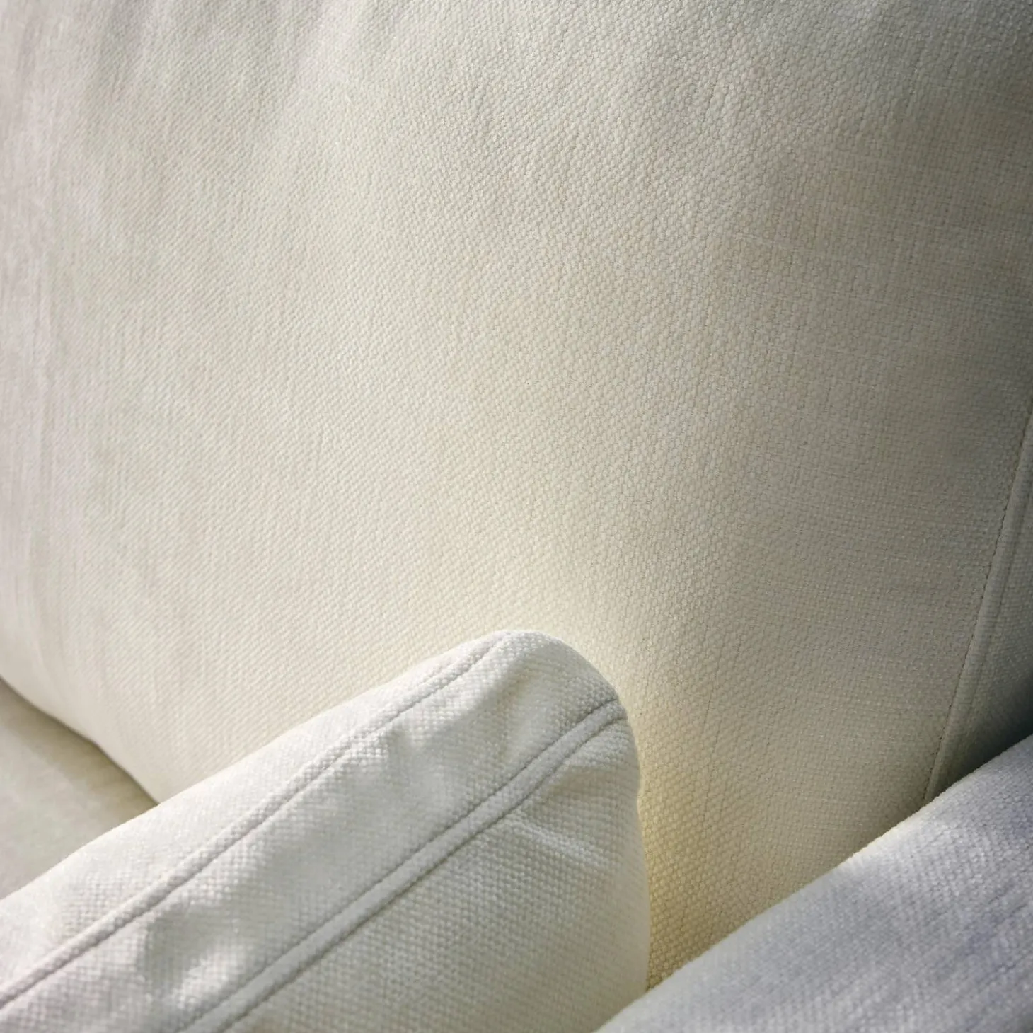 2-Sitzer-Sofa mit abnehmbaren Stoffbezügen