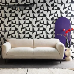 3-Sitzer-Sofa mit cremefarbenem Bouclé-Bezug und Metallbeinen