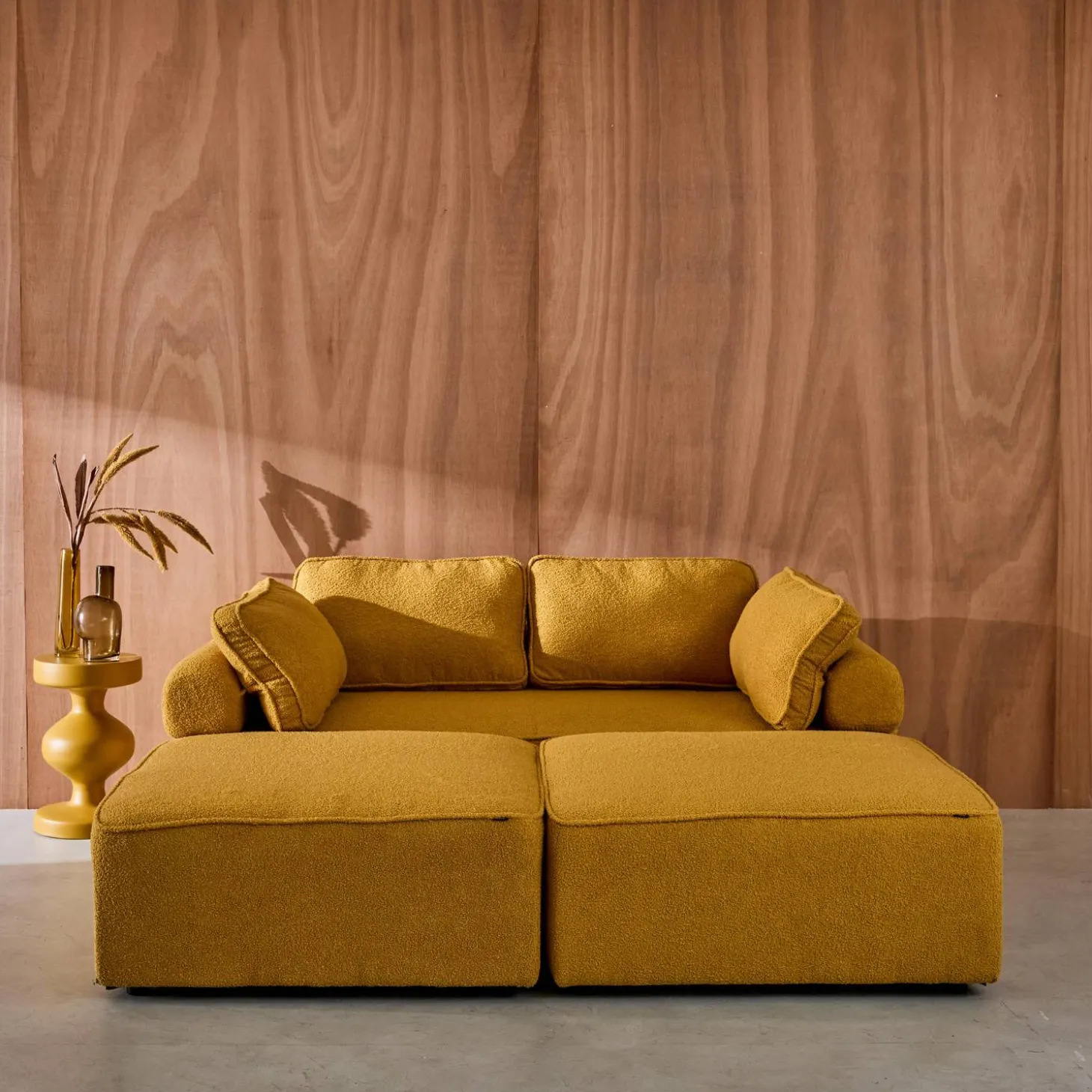 2-Sitzer Sofa und 2 Sessel mit Bouclé-Bezug für ein modulares Sofa