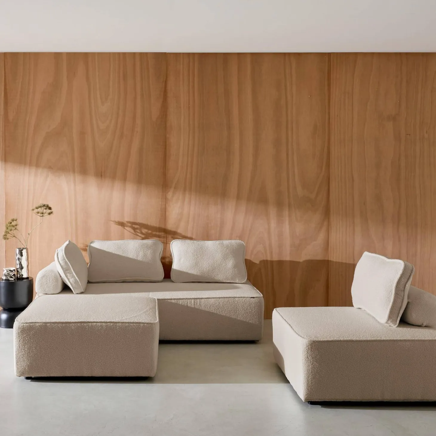 2-Sitzer Sofa und 2 Sessel mit Bouclé-Bezug für ein modulares Sofa