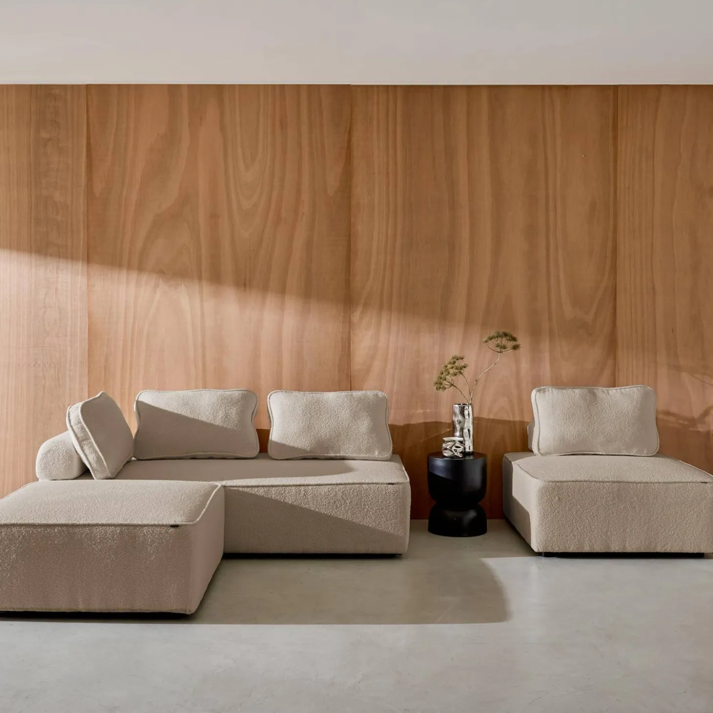 2-Sitzer Sofa und 2 Sessel mit Bouclé-Bezug für ein modulares Sofa