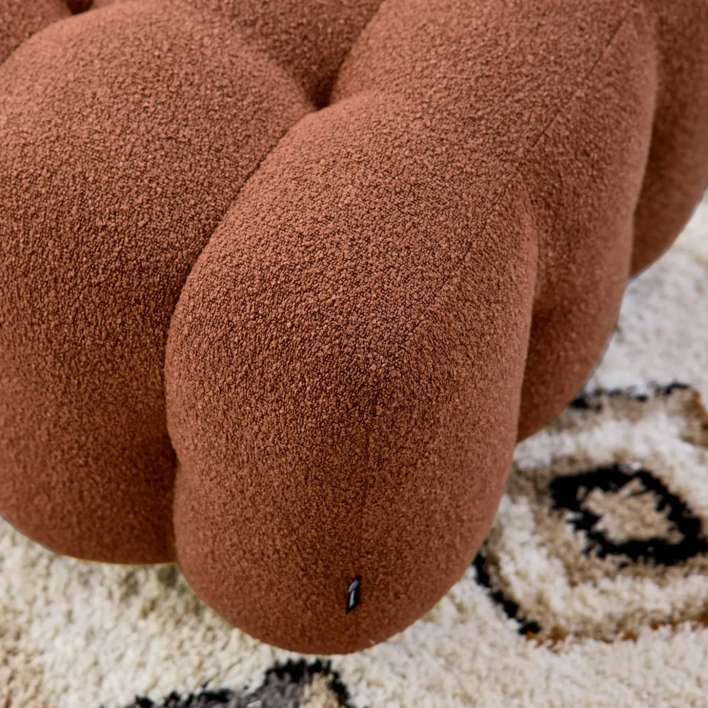 Sitzhocker Fußhocker mit strukturiertem Bouclébezug für 2-Sitzer Sofa Leon