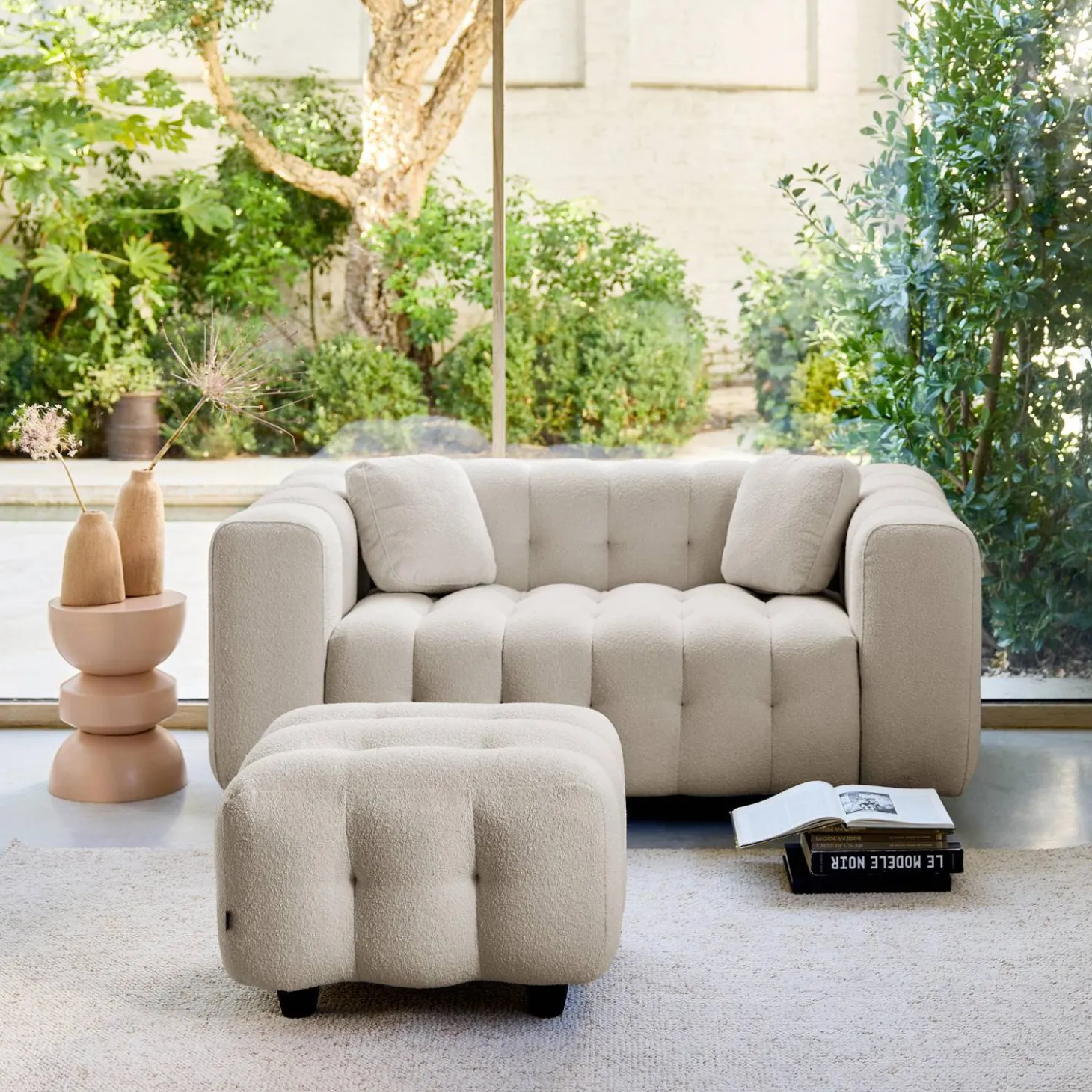 Sitzhocker Fußhocker mit strukturiertem Bouclébezug für 2-Sitzer Sofa Leon
