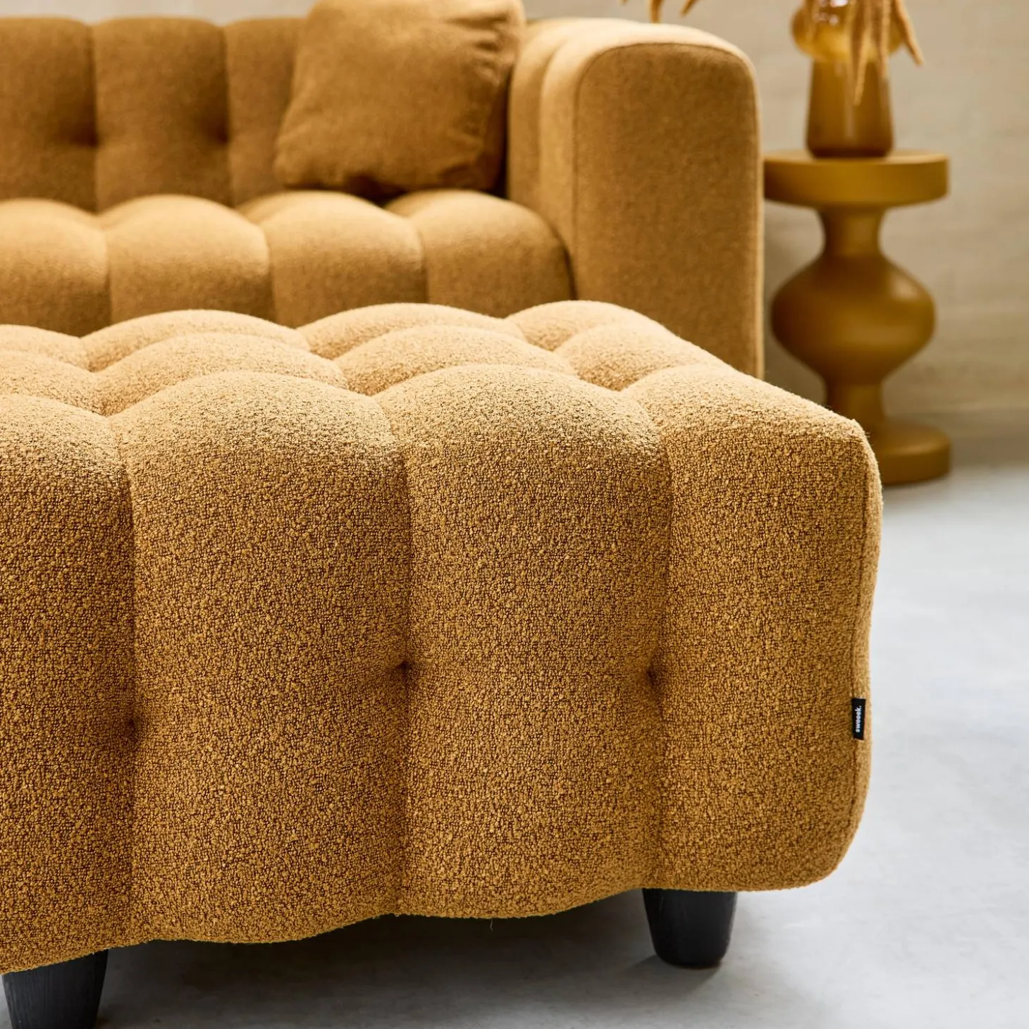 Sitzhocker Fußhocker mit strukturiertem Bouclébezug für 3-Sitzer Sofa Leon
