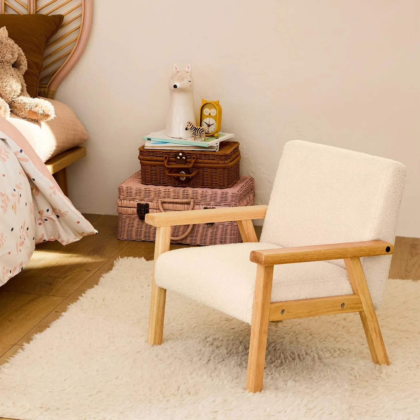 Skandinavischer Kindersessel aus Hevea-Holz