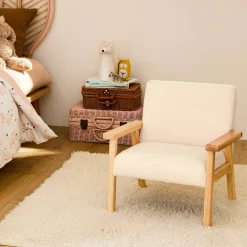 Skandinavischer Kindersessel aus Hevea-Holz