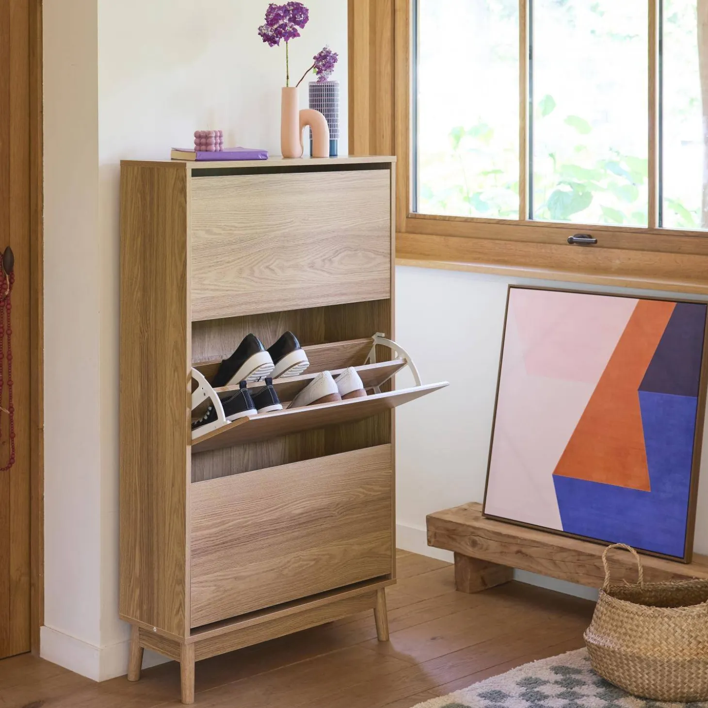 Skandinavischer Schuhschrank mit Holzdekor