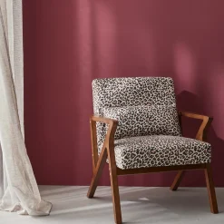 Skandinavischer Sessel aus Hevea-Holz mit Leopardenmuster