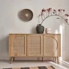 Skandinavisches Sideboard mit Holzdekor und abgerundetem Rattan-Geflecht 3 Türen B 120 cm