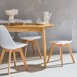 6 skandinavische Stühle mit Holzbeinen