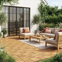 Terrassenfliesen aus Holz, quadratisches Muster
