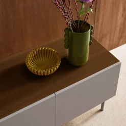 TV-Möbel aus Metall und Holzdekor, 4 Türen, B 180 cm